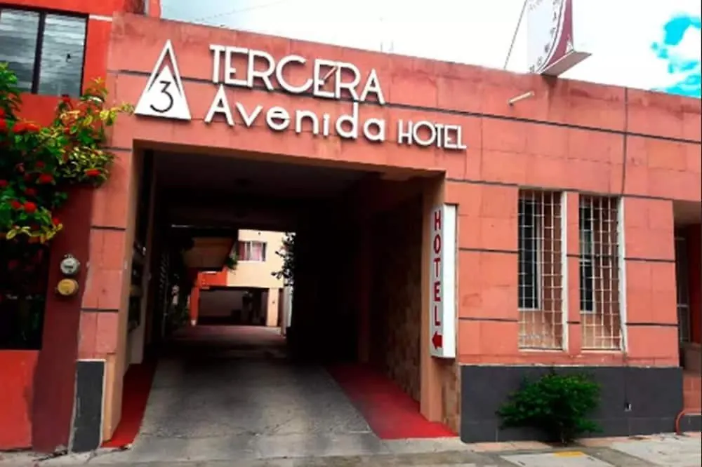 Tercera Avenida 3*